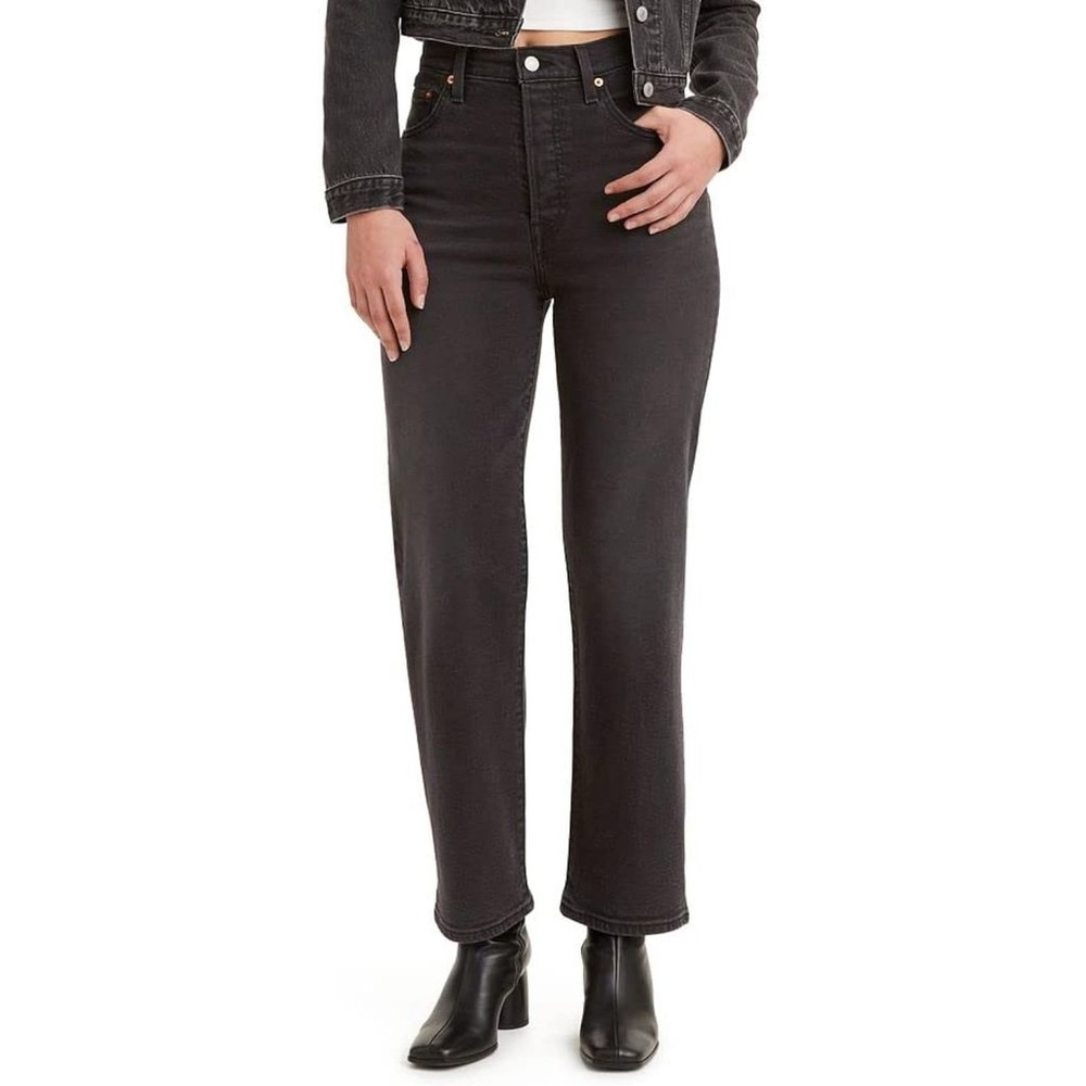Levi's Women's Ribcage Straight Ankle Jeans (Black)